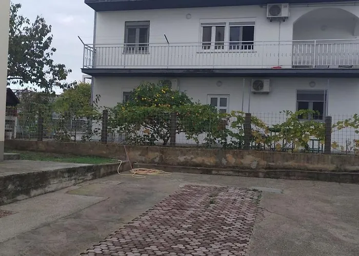 Mit Garten By Interhome سبليت